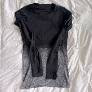 Lululemon women’s size 6 swiftly long sleeve